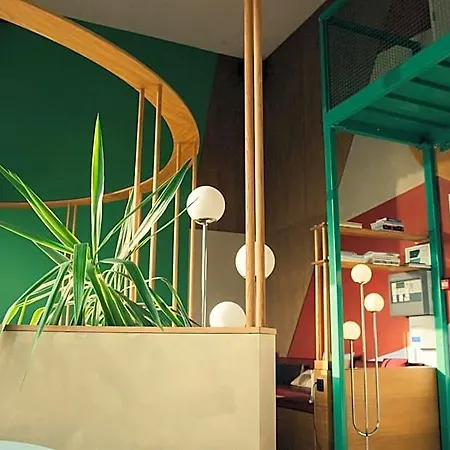 Poppies Hotel 2*